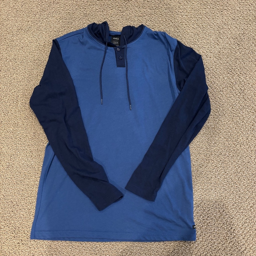 RVCA men’s hoodie shirt
